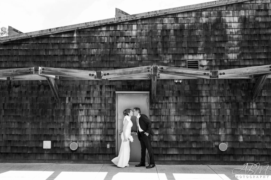 The-martin-johnson-house-la-jolla-wedding-photography-007-1024x683 Martin Johnson House | La Jolla | Pam + Jonathan's Wedding Photography