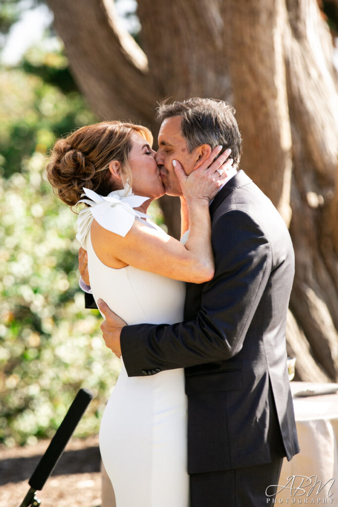 The-martin-johnson-house-la-jolla-wedding-photography-035-683x1024 Martin Johnson House | La Jolla | Pam + Jonathan's Wedding Photography